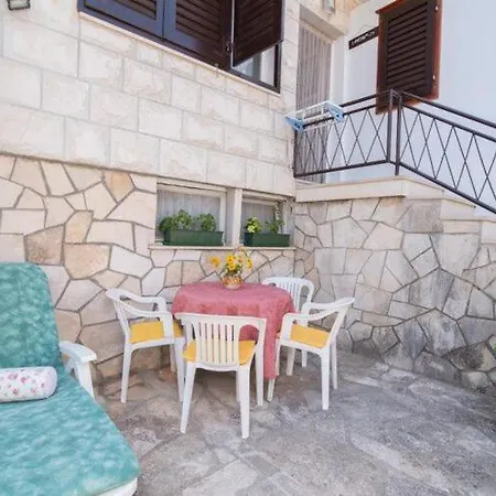 Natasa- One Bedroom With Terrace A2 - St Appartement